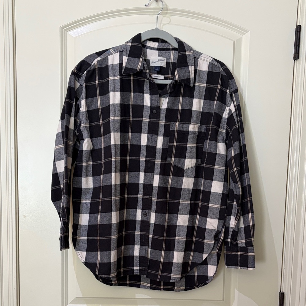 Universal Thread Black and White Plaid Button-Down Shirt